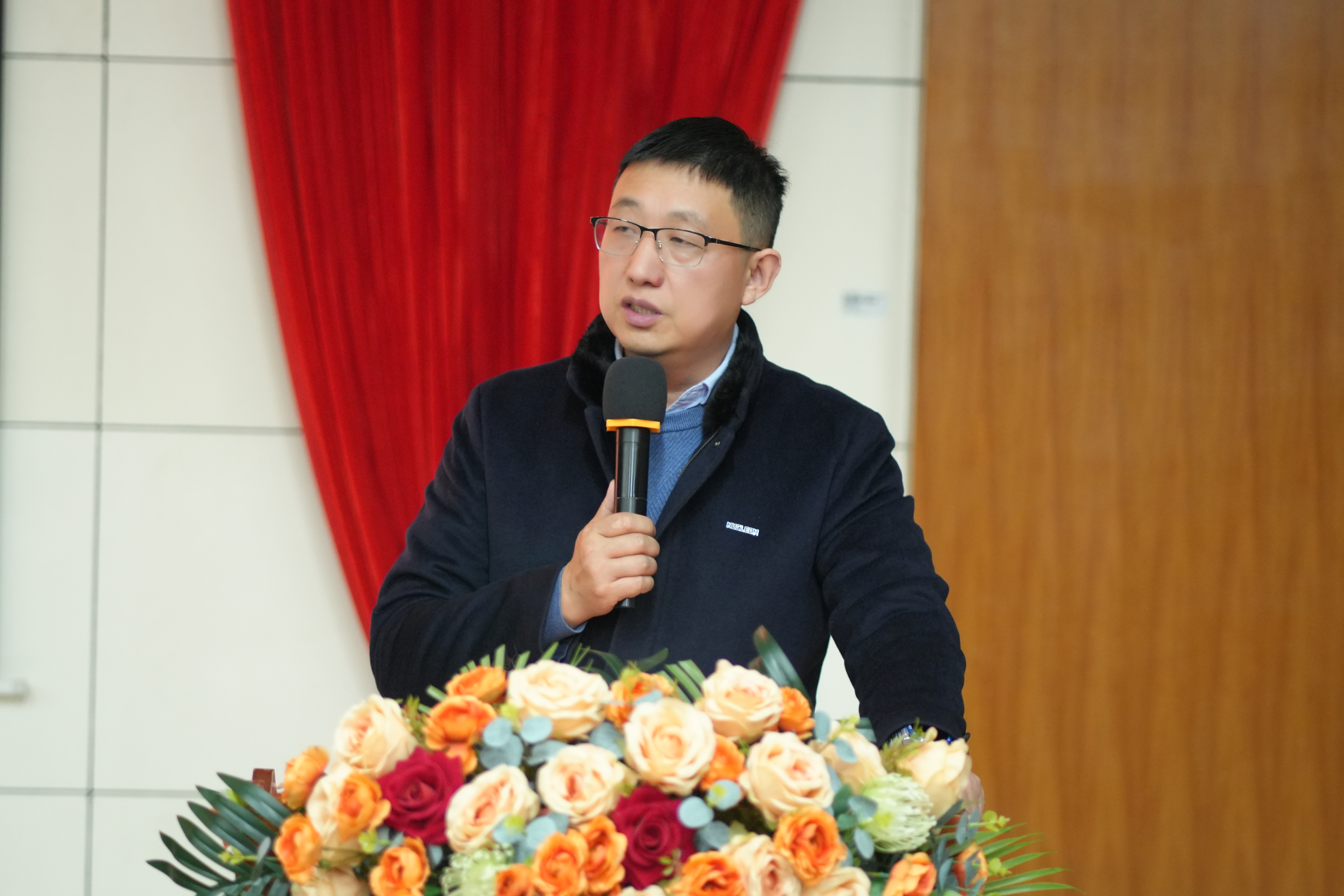 陈总讲话.JPG